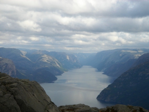 55b7f1e017775506d184703ba9c9b559