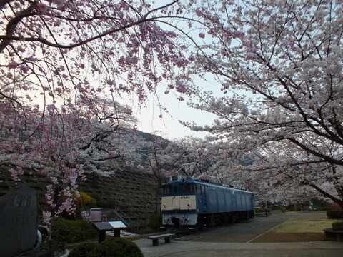 7d741ef64bbde7bf2086b82fb3a1c941